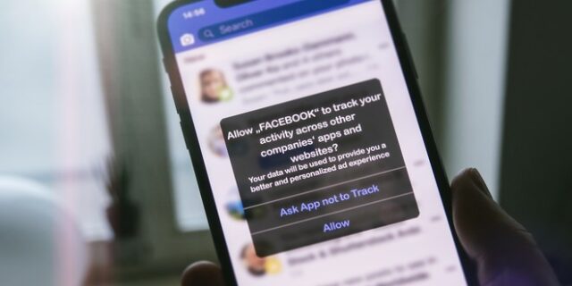 Η Apple μπορεί να “εξαφανίσει” 86 δισεκατομμύρια δολάρια της Facebook