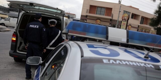 Συλλήψεις για διακίνηση ναρκωτικών στην Δυτική Αττική