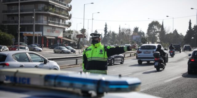 Lockdown: Νέα έντυπα μετακίνησης από Δευτέρα για τους εργαζόμενους – Τι αλλάζει