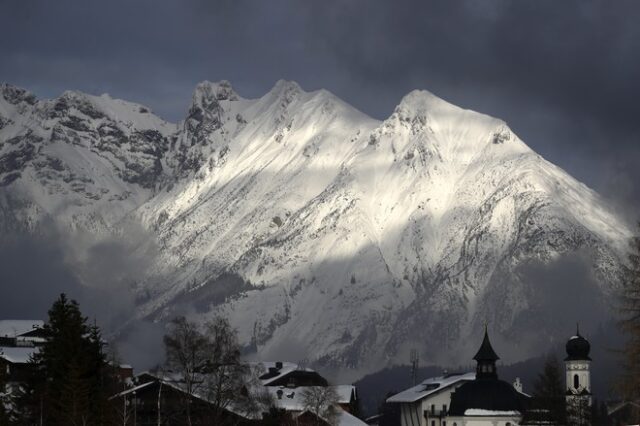 Πέντε νεκροί από χιονοστιβάδες στην Αυστρία