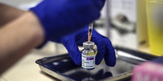 Financial Times: Λιγότερο αποτελεσματικό στη νοτιοαφρικανική μετάλλαξη το εμβόλιο AstraZeneca/Οξφόρδης