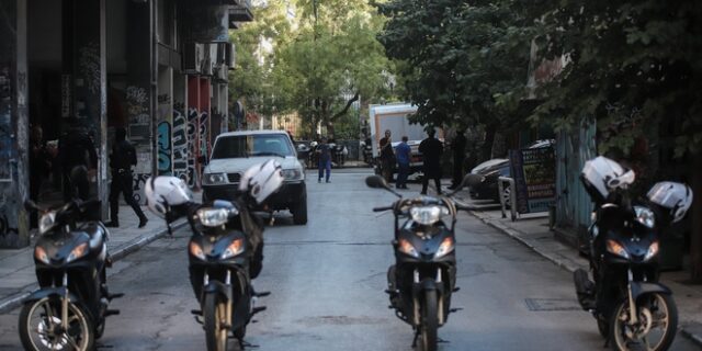 Επιχείρηση για την εκκένωση και τον καθαρισμό εγκαταλελειμμένων κτιρίων στην Ομόνοια