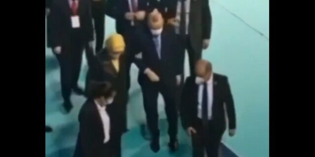 Υποβασταζόμενος ο Ερντογάν – “Οργιάζουν” οι φήμες για την υγεία του