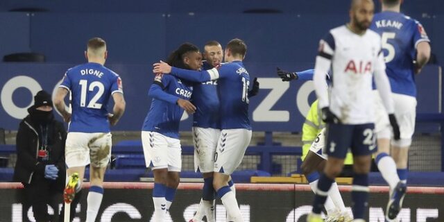 Έβερτον – Τότεναμ 5-4 παρ. (4-4): Ματσάρα και πρόκριση με Μπερνάρντ στους 8