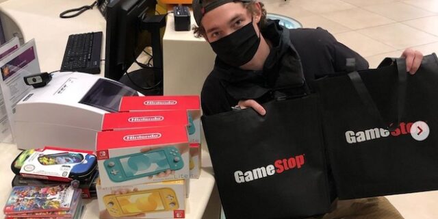 GameStop: Φοιτητής κέρδισε 30.000$ και δώρισε βιντεοπαιχνίδια σε παιδικό νοσοκομείο