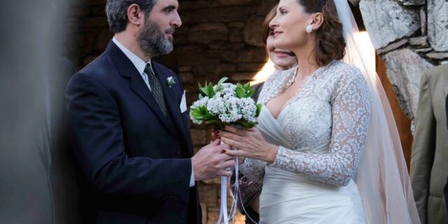 Άγριες Μέλισσες: Ο γάμος Μιλτιάδη και Βιολέτας σε 10 καρέ – Τι θα δούμε