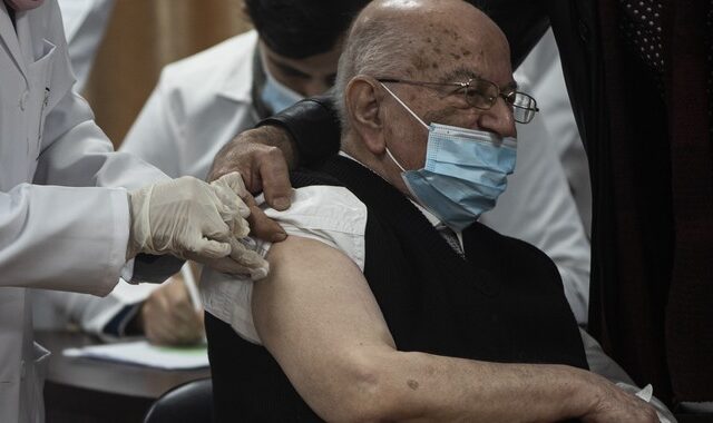 Παλαιστίνη: Ξεκίνησαν οι εμβολιασμοί – “Φτωχό” το πακέτο της πρώτης δόσης
