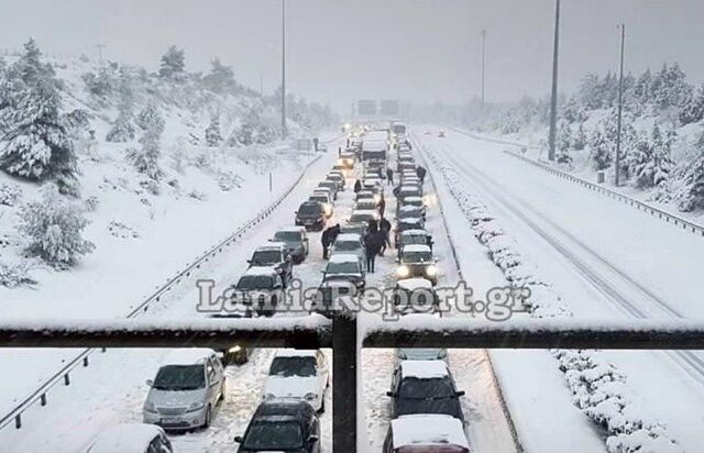 Εθνική οδός: Το Μαξίμου απαντά σε Τσίπρα με βίντεο από τον εγκλωβισμό οδηγών το 2017