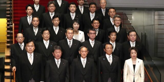 Στη τρίτη οικονομία του κόσμου οι γυναίκες πάνε σε μίτινγκ αλλά δεν μπορούν να μιλήσουν