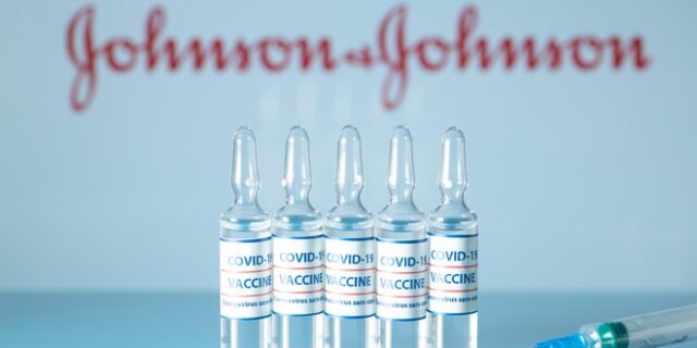 FDA: Το εμβόλιο της Johnson & Johnson δεν σχετίζεται με θρομβώσεις