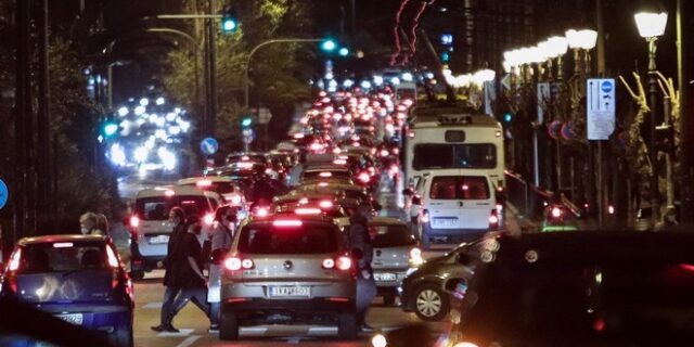 Δεν μπορεί να χαλαρώσει ένα lockdown ούτως ή άλλως χαλαρό 