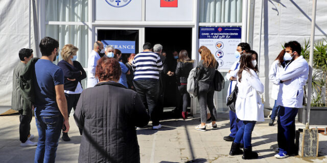Λίβανος: Εμβολιασμός βουλευτών κατά παράβαση – Απειλεί με διακοπή χρηματοδότησης η Παγκόσμια Τράπεζα