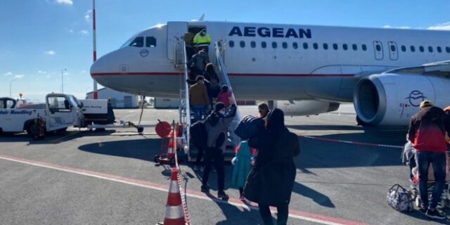 Λέσβος: Αναχώρησε η πρώτη απευθείας πτήση για Γερμανία με 116 πρόσφυγες