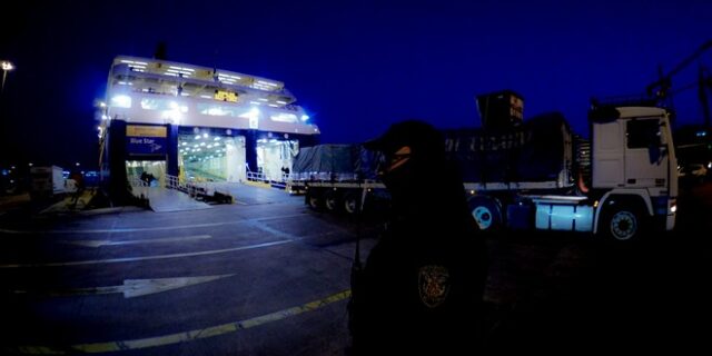 Σε ισχύ το απαγορευτικό απόπλου από Πειραιά, Ραφήνα και Λαύριο