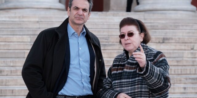 Ο Λιγνάδης, η Μενδώνη και το Μαξίμου: Το πολιτικό παρασκήνιο της συνέντευξης Τύπου 