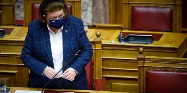 ΣΥΡΙΖΑ: Στη Βουλή “φέρνει” σήμερα την Λίνα Μενδώνη