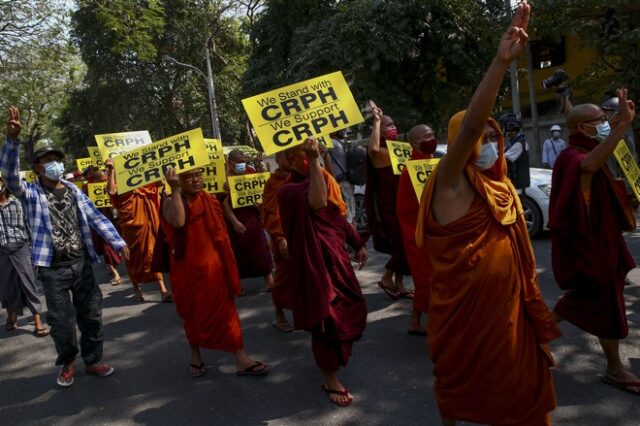 Μιανμάρ: Η μεγαλύτερη επιχείρηση καταστολής της αστυνομίας
