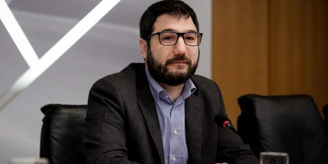 Ηλιόπουλος: “Η κυβέρνηση αποκλείει 24.000 μαθητές από το δημόσιο πανεπιστήμιο”