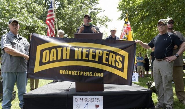 ΗΠΑ: Η ακροδεξιά οργάνωση Oath Keepers σχεδίαζε την ανάπτυξη “δύναμης ταχείας αντίδρασης”