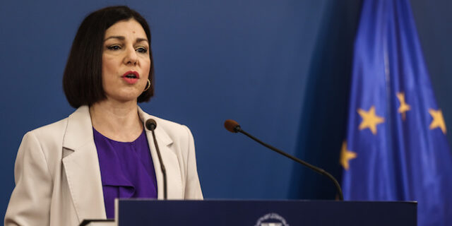 Μαξίμου: Ατυχής επικοινωνιακά ο χειρισμός Μενδώνη, αλλά απολαμβάνει της εμπιστοσύνης Μητσοτάκη