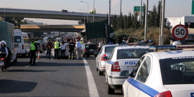 Δύο ελαφρά τραυματίες αστυνομικοί σε καραμπόλα με έξι οχήματα στον Κηφισό