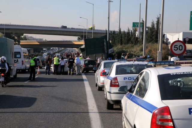 Δύο ελαφρά τραυματίες αστυνομικοί σε καραμπόλα με έξι οχήματα στον Κηφισό