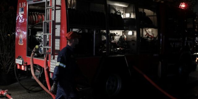 Φωτιά σε κτίριο στον Βοτανικό