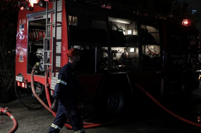 Φωτιά σε οικία στο Μεταξουργείο – Κατέρρευσε η στέγη