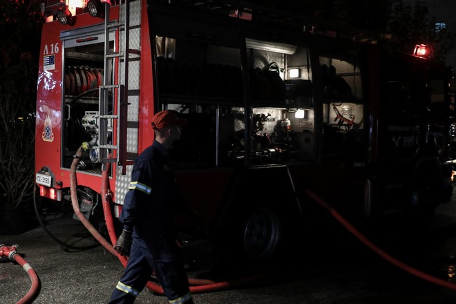 Φωτιά σε οικία στο Μεταξουργείο – Κατέρρευσε η στέγη