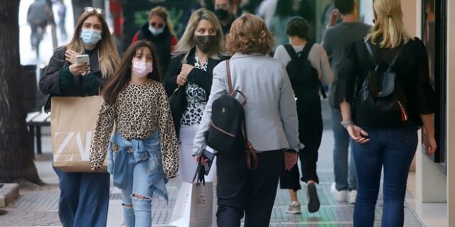 Σουρβίνος: Μεταδοτικότερη κατά 74% η νοτιοαφρικανική μετάλλαξη