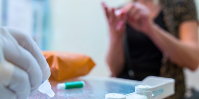 Γερμανία: Στον “πάγο” το σχέδιο για δωρεάν γρήγορα τεστ