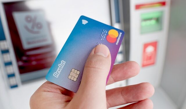 Revolut: Ξεκινά και στην Ελλάδα η Revolut Bank