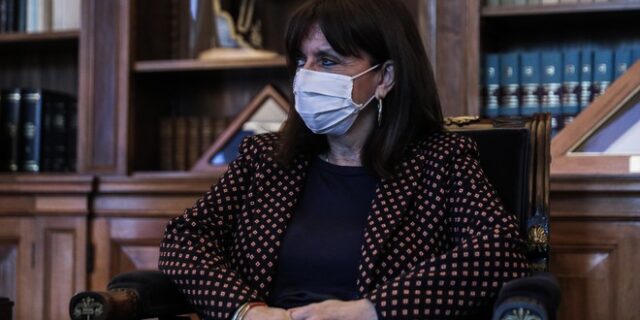Σακελλαροπούλου: “Η αγωγή των παιδιών, εγγύηση για την αντοχή της δημοκρατίας”