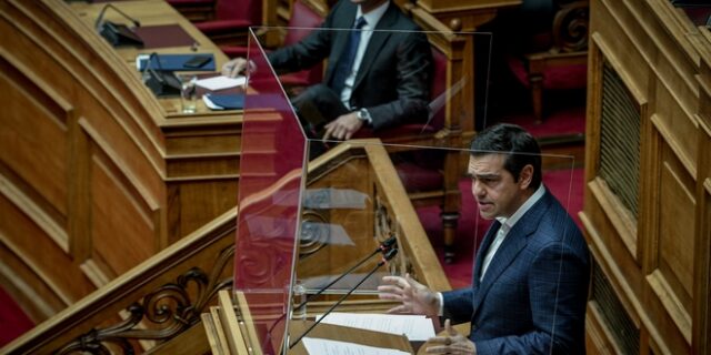ΣΥΡΙΖΑ: “Ο Μητσοτάκης διαλύει το ΕΣΥ – Φέρνει την ιδιωτικοποίηση από την πίσω πόρτα”