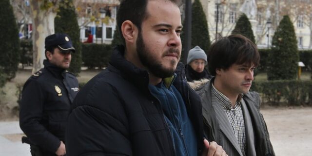 Ισπανία: Συνελήφθη ο ράπερ Πάμπλο Χασέλ που είχε κλειδωθεί σε Πανεπιστήμιο