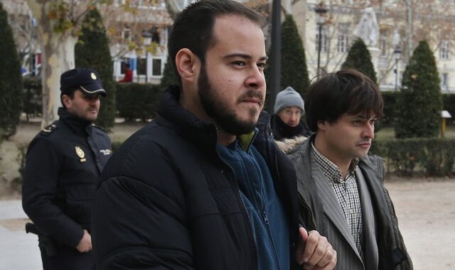 Ισπανία: Συνελήφθη ο ράπερ Πάμπλο Χασέλ που είχε κλειδωθεί σε Πανεπιστήμιο