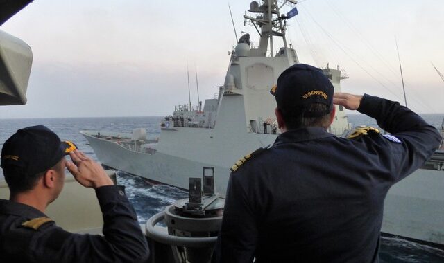 Κρήτη: Συνεκπαίδευση φρεγάτας του Πολεμικού Ναυτικού με μονάδες του ΝΑΤΟ