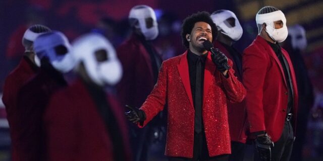Super Bowl 2021: Το  σόου του “The Weeknd”, το μήνυμα του Μπάιντεν και το τρολ του Αντετοκούνμπο