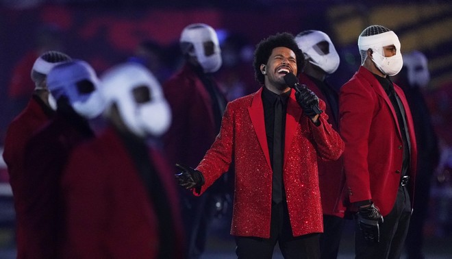 Super Bowl 2021: Το  σόου του “The Weeknd”, το μήνυμα του Μπάιντεν και το τρολ του Αντετοκούνμπο