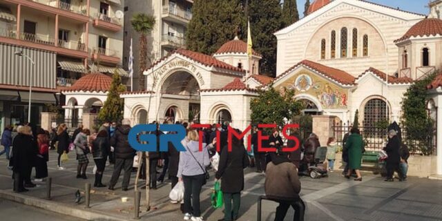 Θεσσαλονίκη: Συνωστισμός έξω από Ναό, λόγω Ψυχοσάββατου