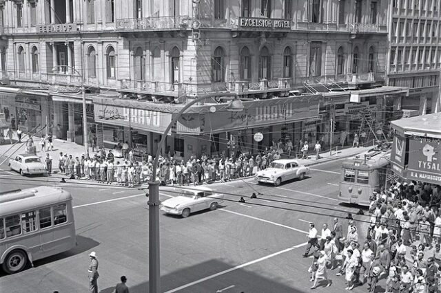 Ένα φωτογραφικό ταξίδι στην Αθήνα του ’60