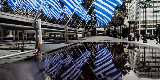 Καιρός: 25η Μαρτίου με βροχές και χαμηλές θερμοκρασίες