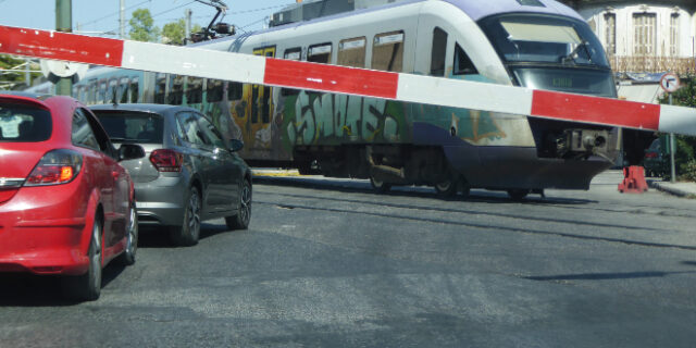 Προαστιακός: Συρμός παρέσυρε ηλικιωμένη στα Σεπόλια