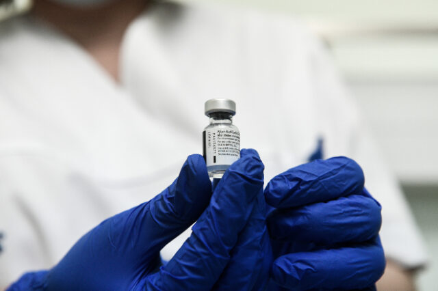 Μόσιαλος: Η αλήθεια για το εμβόλιο της AstraZeneca και τις θρομβώσεις