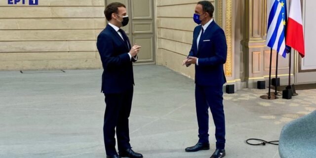 Εμανουέλ Μακρόν: Θα κάνουμε τα πάντα για να στηρίξουμε την Ελλάδα