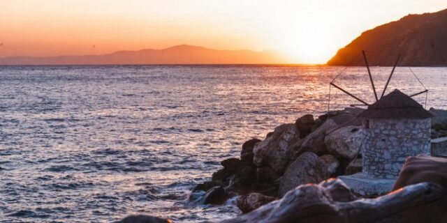 “Το νησί της γοητείας”: Διεθνή ΜΜΕ εκθειάζουν την Αμοργό