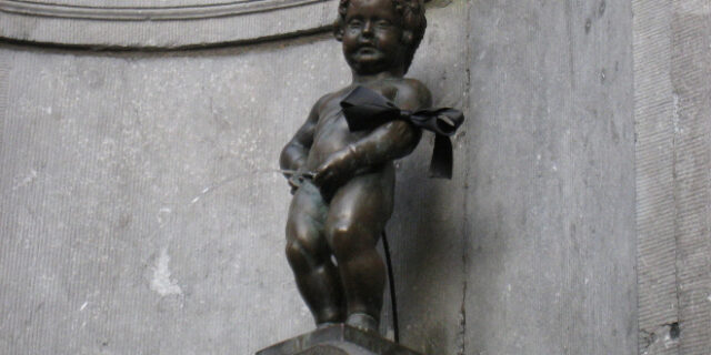 Βέλγιο: Εύζωνας θα ντυθεί ο Manneken-Pis ανήμερα της 25ης Μαρτίου