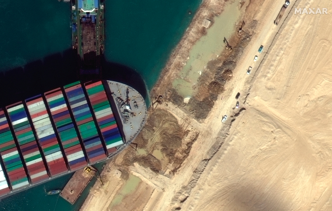 Διώρυγα Σουέζ: Δείτε live μέσω δορυφόρου πού βρίσκονται το Ever Given και τα εγκλωβισμένα πλοία