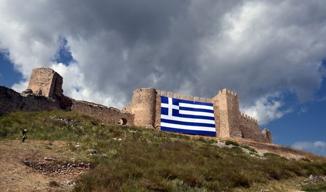 Καιρός: 25η Μαρτίου με βροχές – Βελτίωση από την Παρασκευή