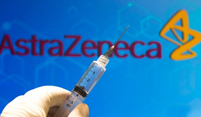 Εμβόλιο AstraZeneca: Στο μικροσκόπιο των υγειονομικών αρχών και στην Ελλάδα